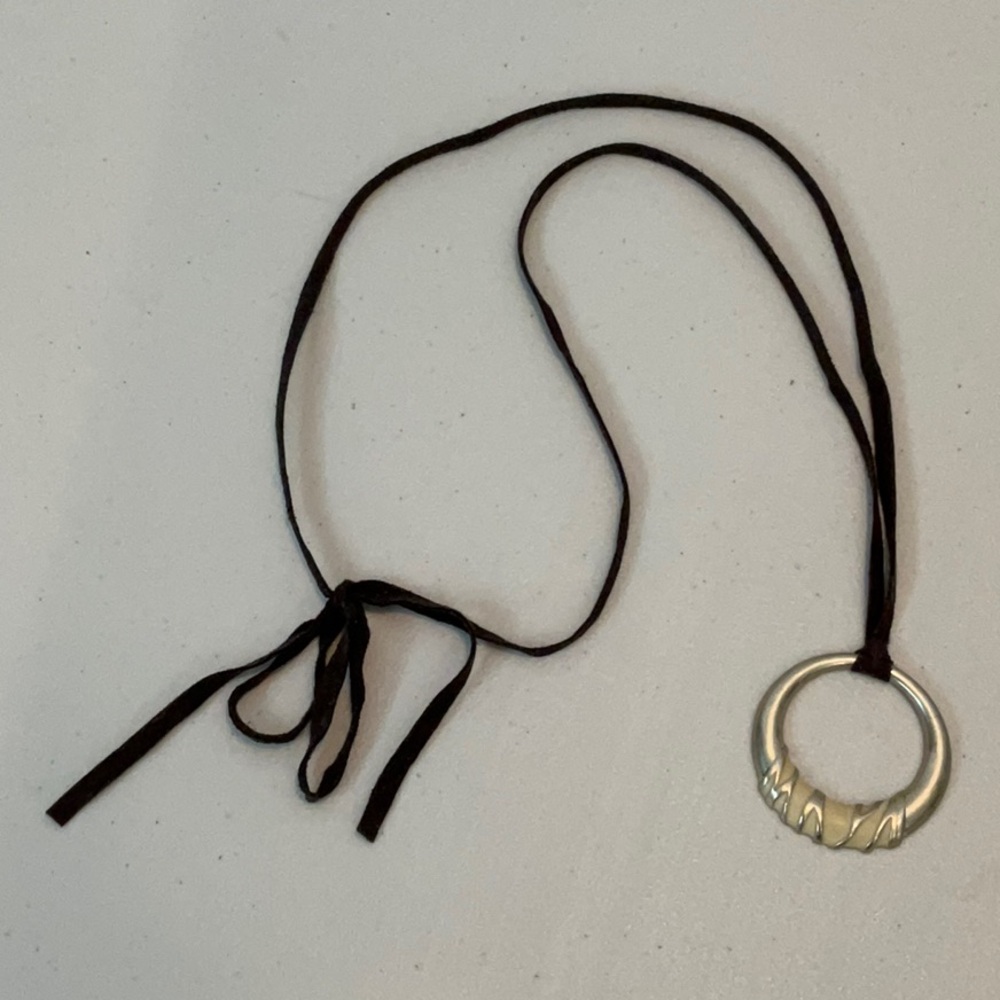 Vintage KCR Gold Tone Cream Circle Pendant Suede Cloth Necklace